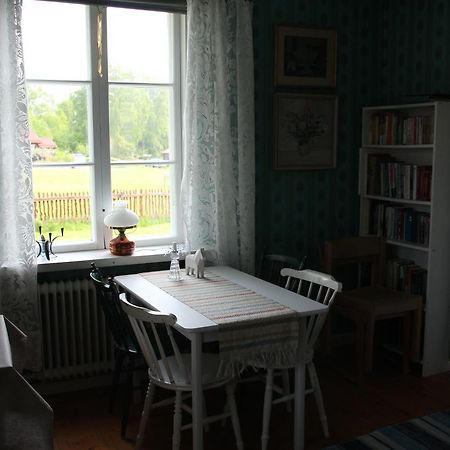 Mora Vandrarhem Och Gaesthem Vinäs Esterno foto