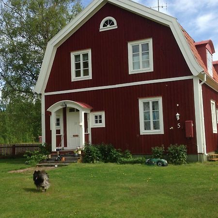 Mora Vandrarhem Och Gaesthem Vinäs Esterno foto