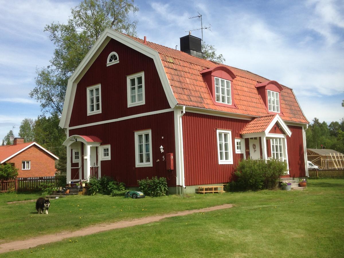 Mora Vandrarhem Och Gaesthem Vinäs Esterno foto
