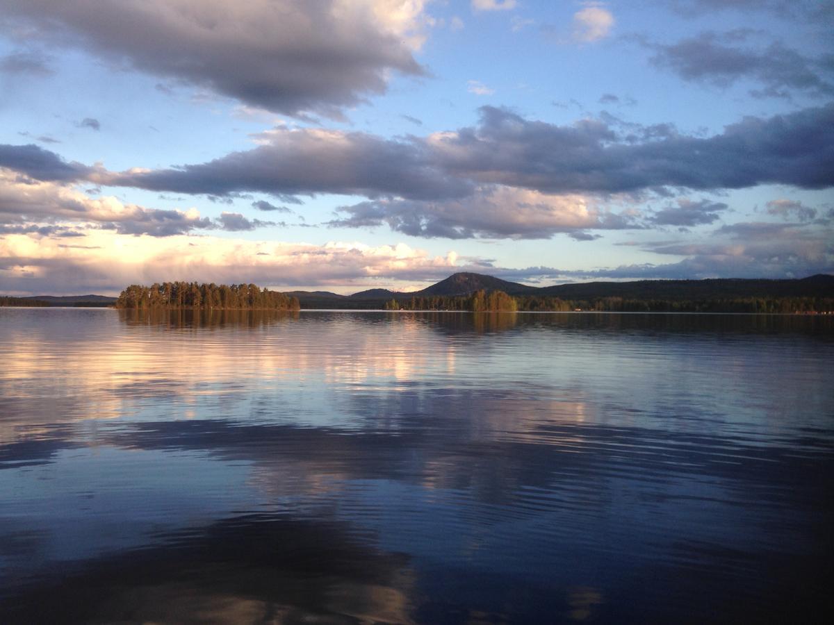 Mora Vandrarhem Och Gaesthem Vinäs Esterno foto