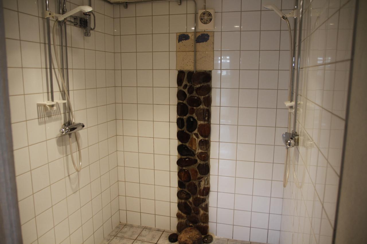 Mora Vandrarhem Och Gaesthem Vinäs Esterno foto