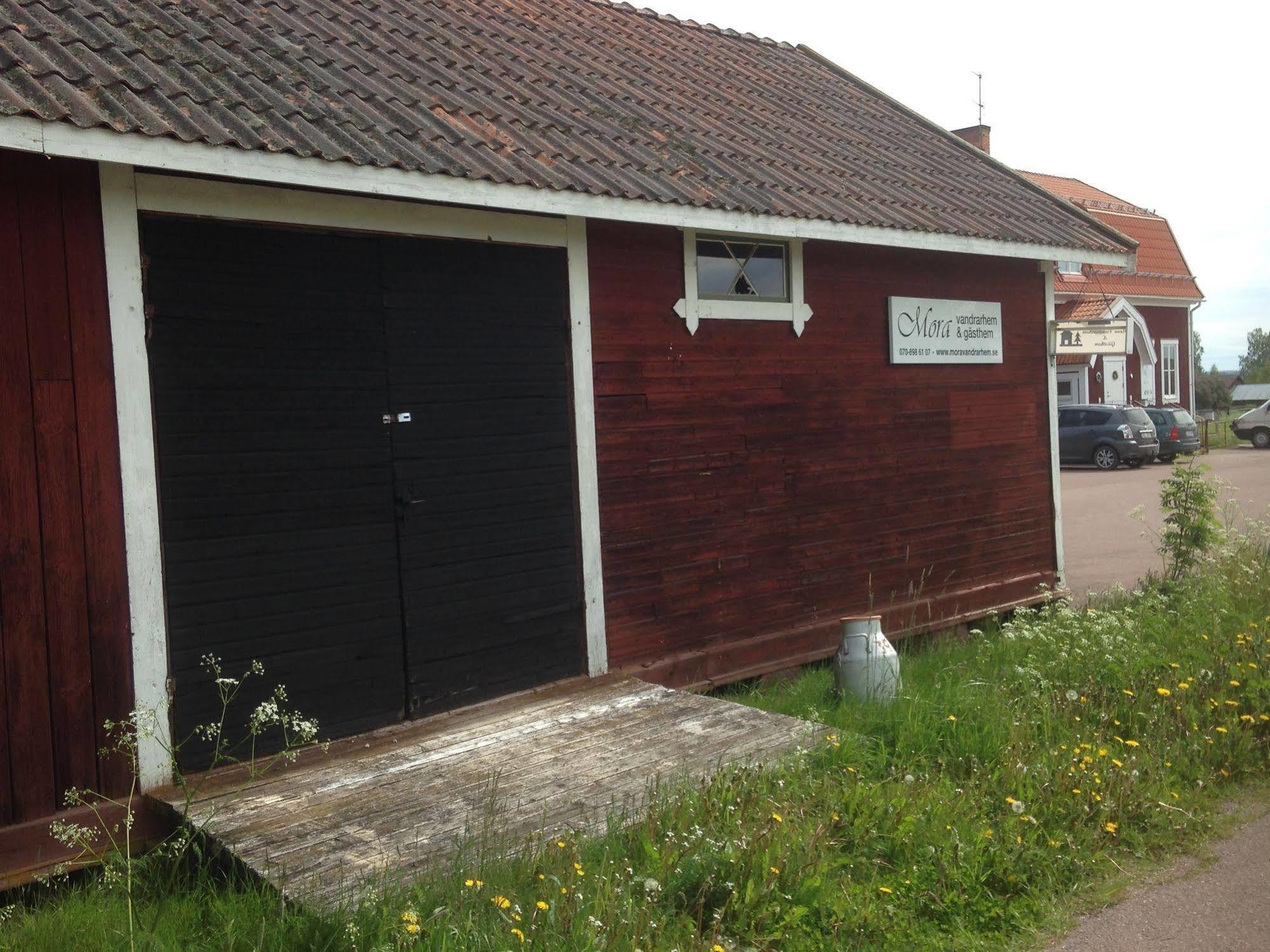 Mora Vandrarhem Och Gaesthem Vinäs Esterno foto
