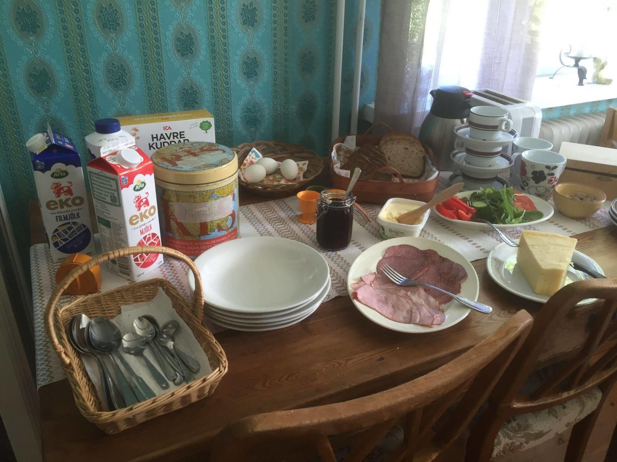 Mora Vandrarhem Och Gaesthem Vinäs Esterno foto